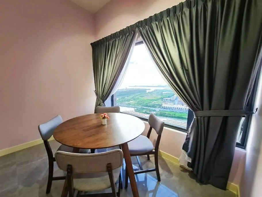 아파트 Sweetlavenderlovely#Seaview#Privatebathtub#Netflix#Freeparking#Onehall&Oneroomwithbalconys#Imperioresidence 말라카 말레이시아