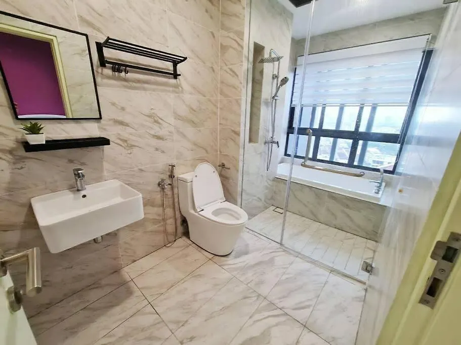 Sweetlavenderlovely#Seaview#Privatebathtub#Netflix#Freeparking#Onehall&Oneroomwithbalconys#Imperioresidence 말라카 아파트